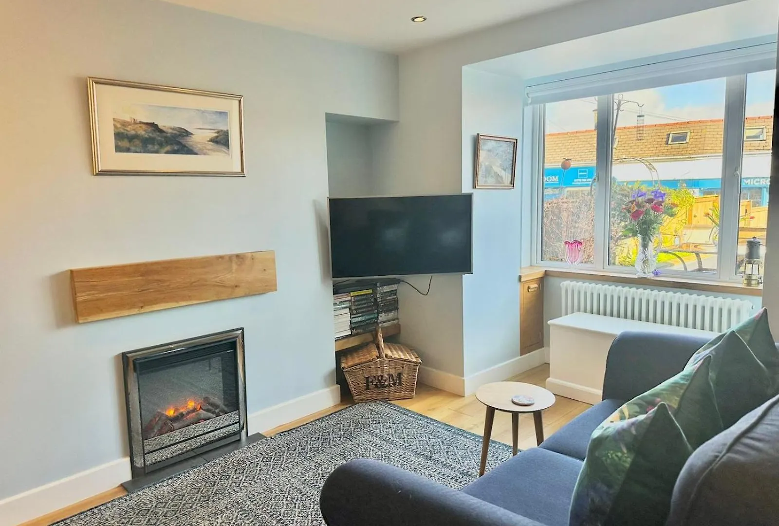 Holiday home Pass The Keys Stylish Mumbles Getaway-Parking Heart Of Village Swansea